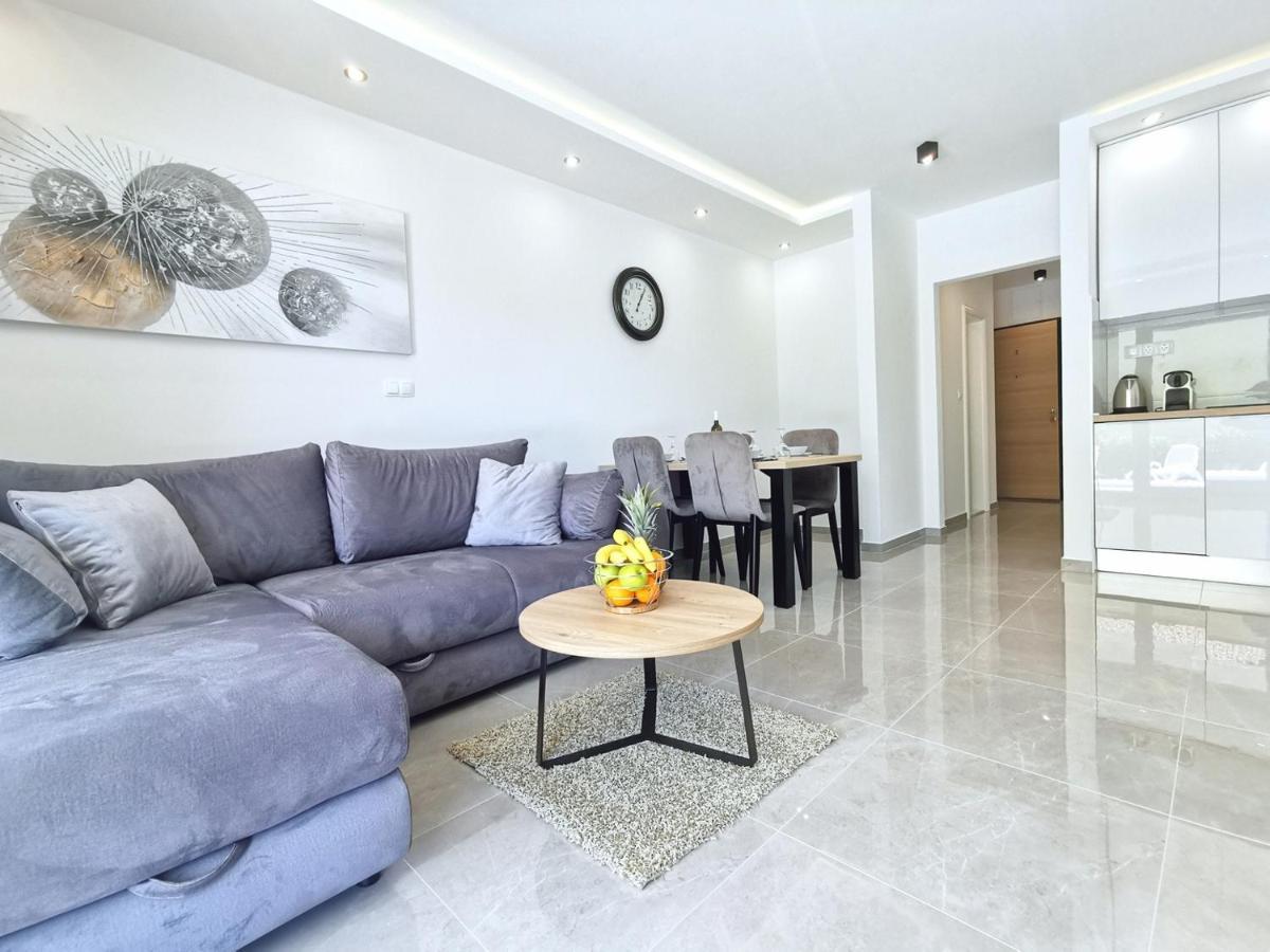 Seka Apartments With A Pool Kaštela Extérieur photo