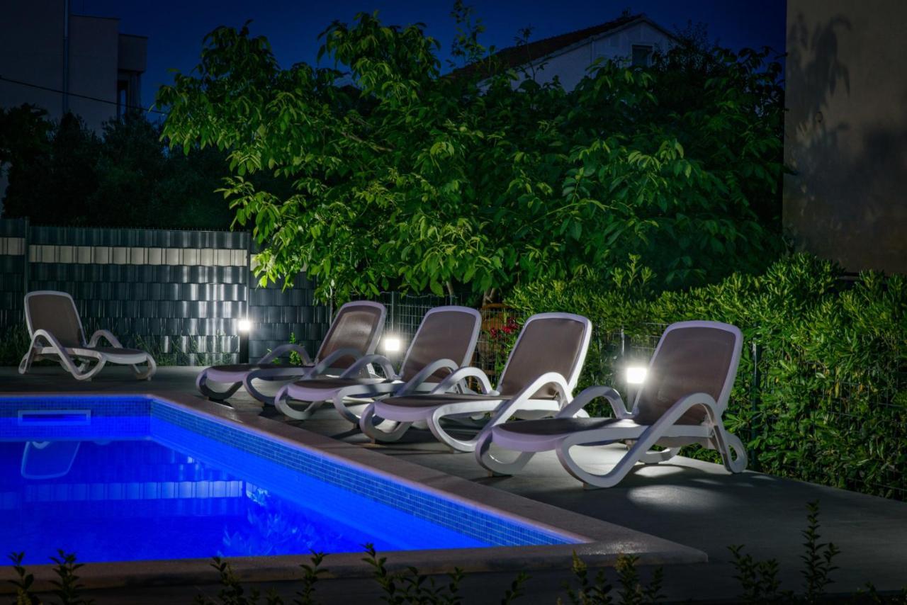 Seka Apartments With A Pool Kaštela Extérieur photo