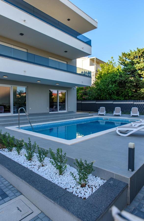 Seka Apartments With A Pool Kaštela Extérieur photo