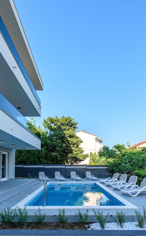 Seka Apartments With A Pool Kaštela Extérieur photo
